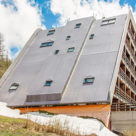 Cervinia Ski-in Ski-out Slopes *