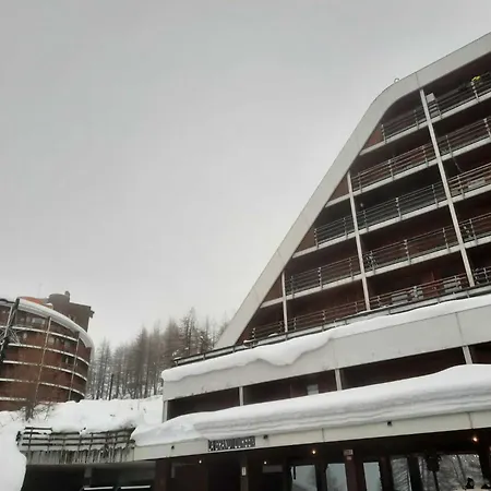 Cervinia Ski-in Ski-out Slopes *