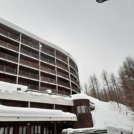 Cervinia Ski-in Ski-out Slopes Апартаменты Брей-Червиния